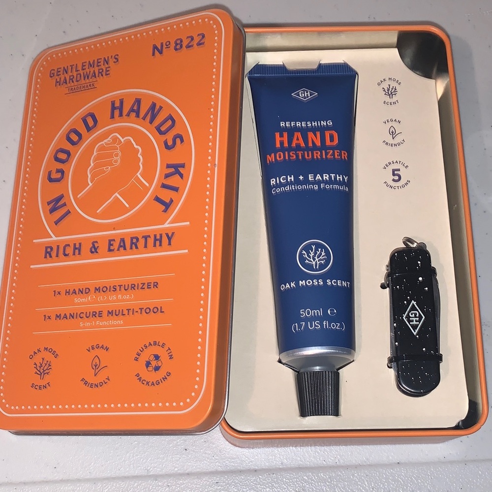 NEW-IN GOOD HANDS KIT Moisturizer Kit - FOR MEN
